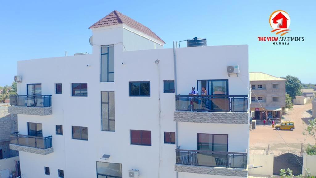 The View Apartments Brusubi エクステリア 写真